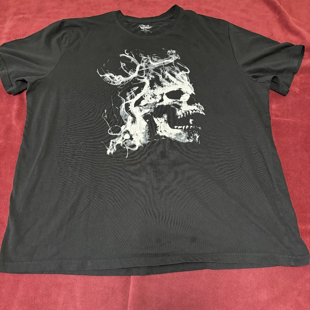 Skull Helium Brand T-shirt - Size XL